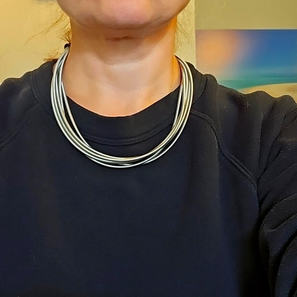 Metal coil necklace - Picture 3 of 3